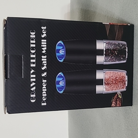 Gravity electric pepper and salt mill set NEW IN BOX - Picture 3 of 5